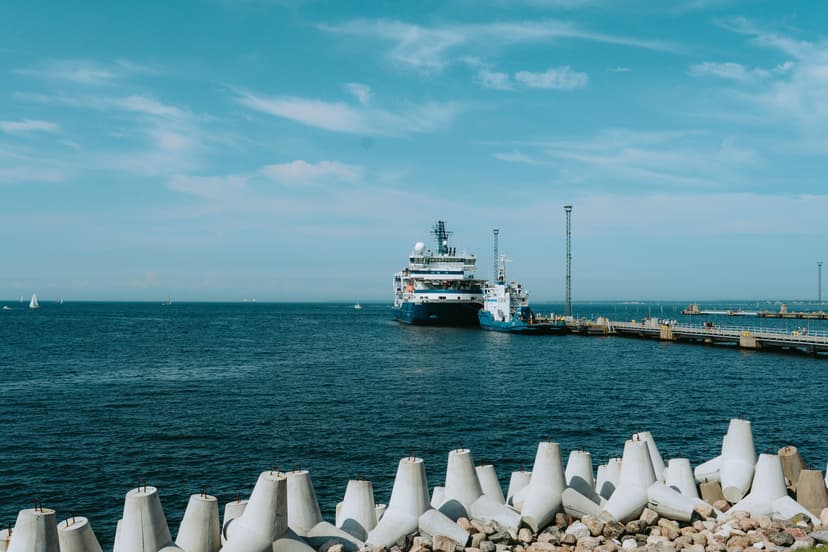 How a few maritime chokepoints control global oil and gas markets